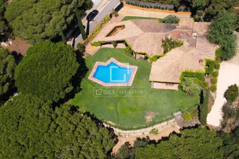 Villa för uthyrning i Sant Andreu de Llavaneres, Barcelona, Spanien 5 sovrum, 344 kvm. Nr. 161361 - foto 2