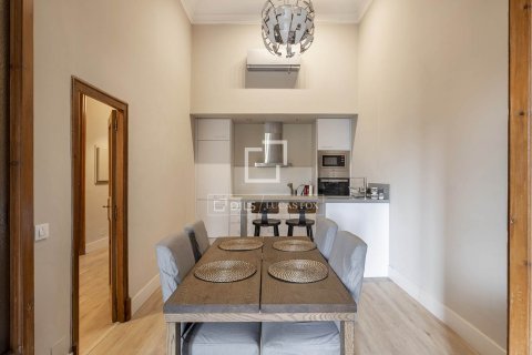 Lägenhet för uthyrning i Barcelona, Spanien 2 sovrum, 137 kvm. Nr. 161359 - foto 4