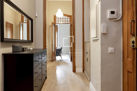 Lägenhet för uthyrning i Barcelona, Spanien 2 sovrum, 137 kvm. Nr. 161359 - foto 15