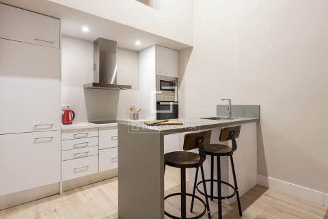 Lägenhet för uthyrning i Barcelona, Spanien 2 sovrum, 137 kvm. Nr. 161359 - foto 11