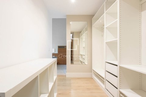 Lägenhet för uthyrning i Barcelona, Spanien 2 sovrum, 137 kvm. Nr. 161359 - foto 22