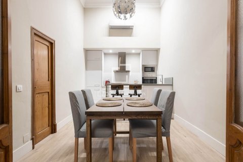 Lägenhet för uthyrning i Barcelona, Spanien 2 sovrum, 137 kvm. Nr. 161359 - foto 9