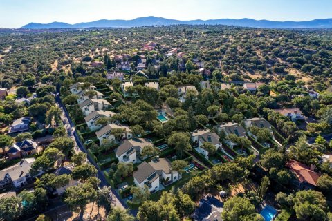 Продажа виллы в Галапагар, Мадрид, Испания 6 спален, 363м2 №168723 - фото 11