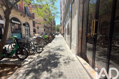 Cafetería / restaurante en alquiler en Barcelona, España 183 m2 No. 195750 - foto 6