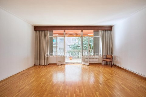 Apartment à vendre à Barcelona, Espagne, 4 chambres, 180 m2 No. 157421 - photo 3