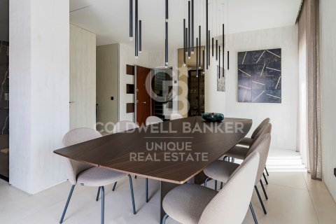 Kattohuoneisto myytävänä Madrid, Espanja, 3 makuuhuonetta, 228 m2 No. 157420 - kuva 3