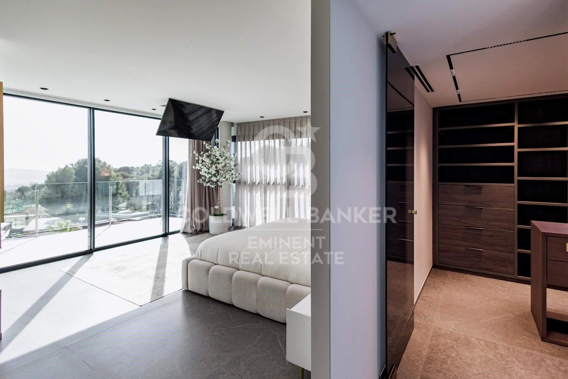 House in Barcelona, Spain 6 bedrooms, 710 sq.m. No. 179130