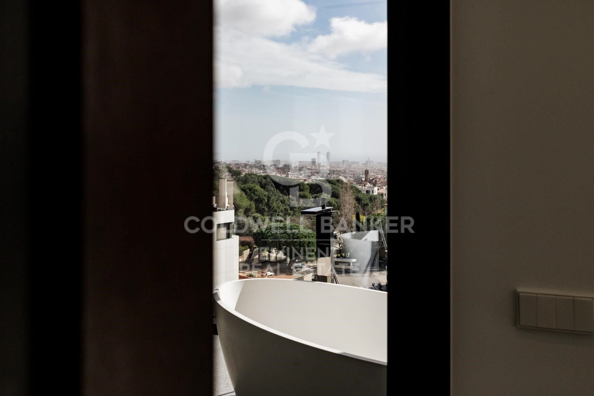 House in Barcelona, Spain 6 bedrooms, 710 sq.m. No. 179130