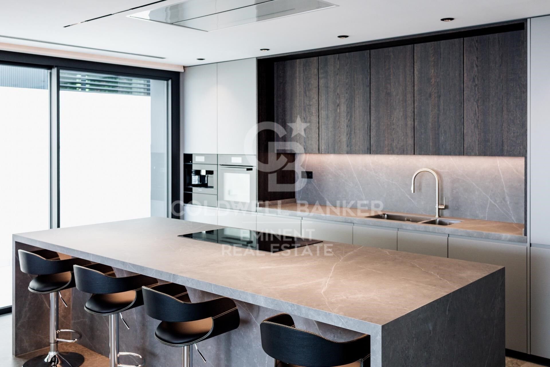 House in Barcelona, Spain 6 bedrooms, 710 sq.m. No. 179130