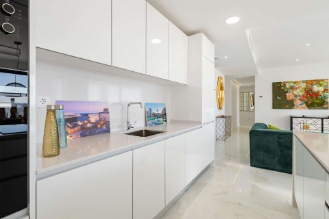Apartament w Estepona, Malaga, Hiszpania 3 sypialnie, 274.63 mkw. nr 177674 – zdjęcie 25