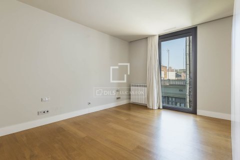 Takvåning till salu i Barcelona, Spanien 5 sovrum, 329 kvm. Nr. 167583 - foto 18