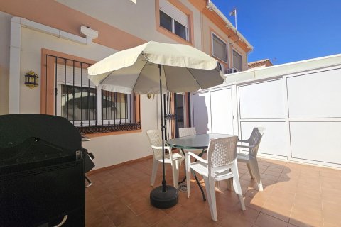Townhouse for sale in Torre de la Horadada, Alicante, Spain 3 bedrooms, 103 sq.m. No. 196779 - photo 11