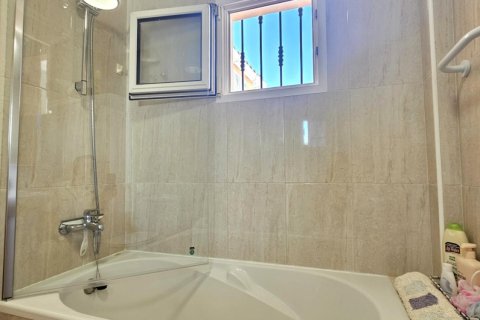 Townhouse for sale in Torre de la Horadada, Alicante, Spain 3 bedrooms, 103 sq.m. No. 196779 - photo 17