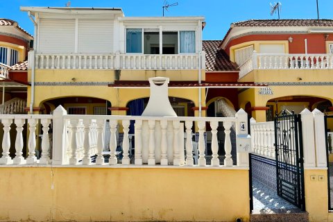Townhouse for sale in Torrevieja, Alicante, Spain 2 bedrooms, 64 sq.m. No. 196776 - photo 2