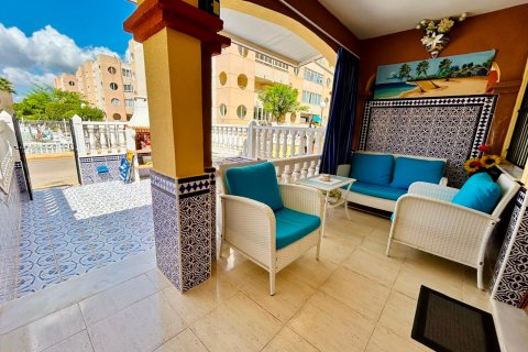 Townhouse for sale in Torrevieja, Alicante, Spain 2 bedrooms, 64 sq.m. No. 196776 - photo 9