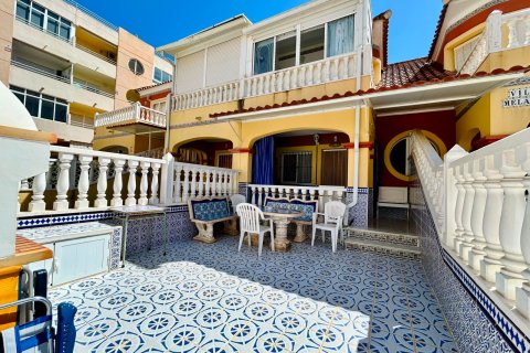 Townhouse in Torrevieja, Alicante, Spain 2 bedrooms, 64 sq.m. No. 196776