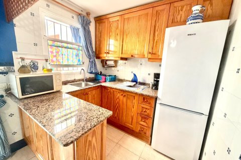 Townhouse for sale in Torrevieja, Alicante, Spain 2 bedrooms, 64 sq.m. No. 196776 - photo 16