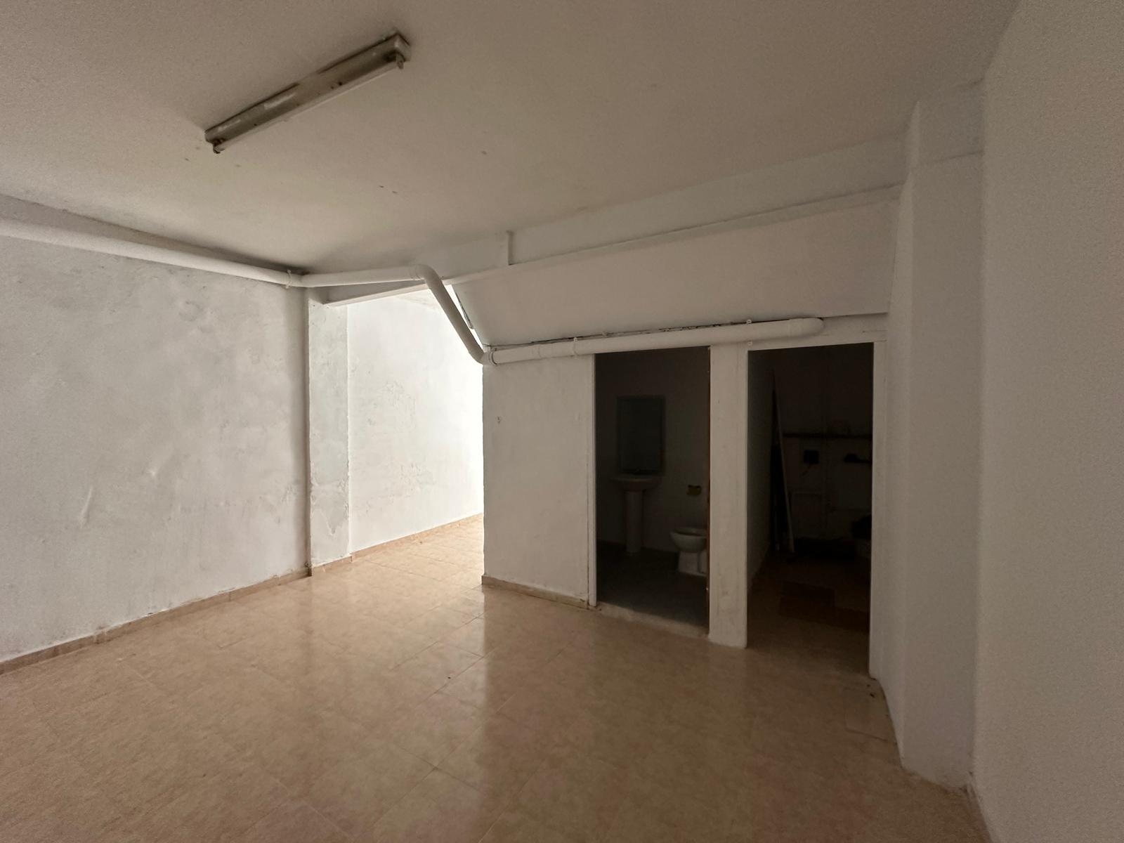 Propiedad comercial en Alicante, España 78 m2 No. 182802