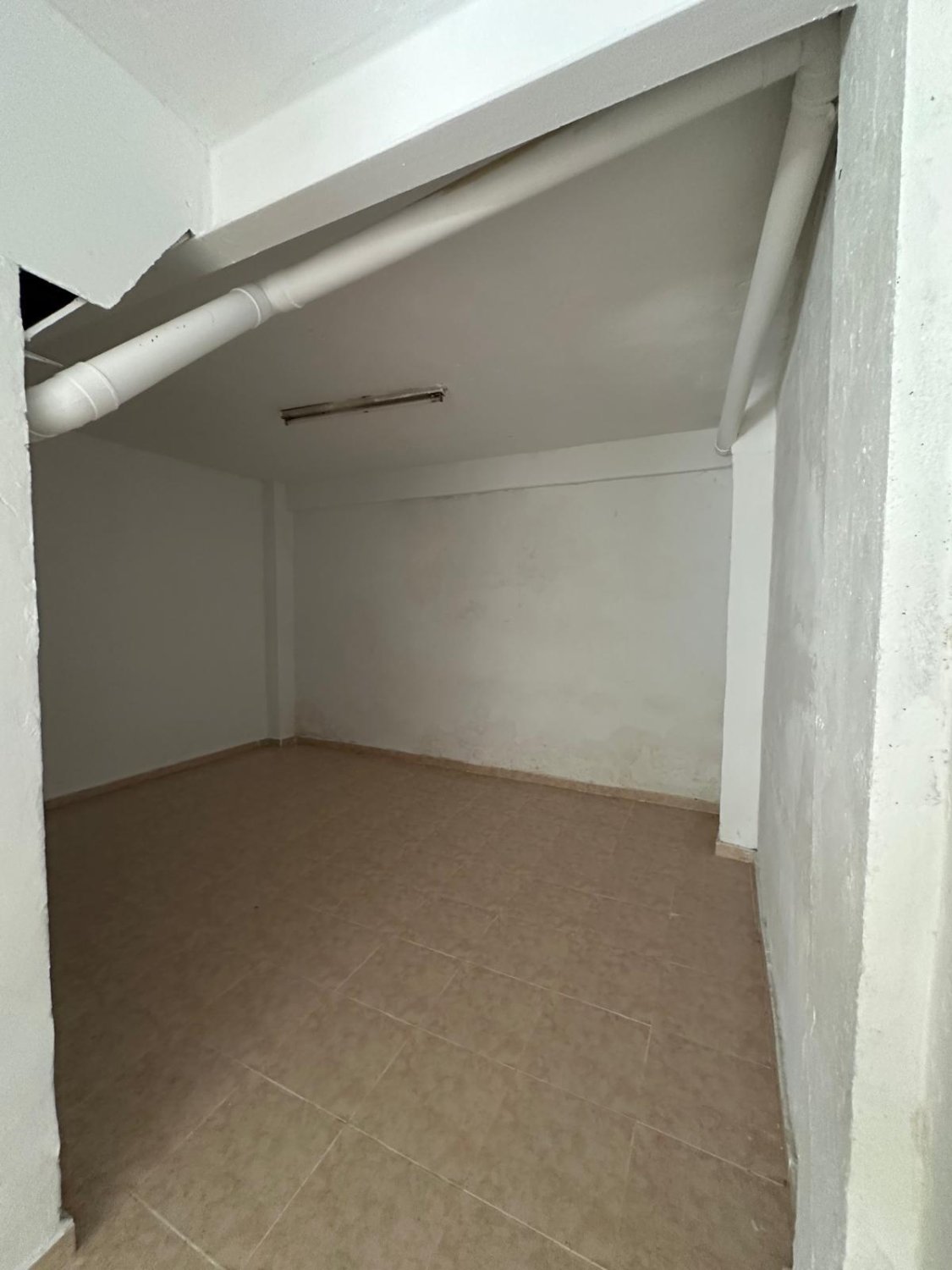Propiedad comercial en Alicante, España 78 m2 No. 182802