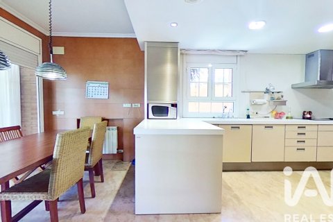 House for sale in Salou, Tarragona, Spain 5 bedrooms, 653 sq.m. No. 152449 - photo 12