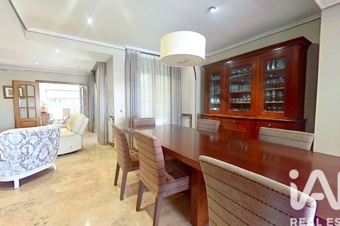 House for sale in Salou, Tarragona, Spain 5 bedrooms, 653 sq.m. No. 152449 - photo 10