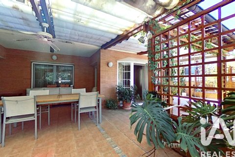 House for sale in Salou, Tarragona, Spain 5 bedrooms, 653 sq.m. No. 152449 - photo 5