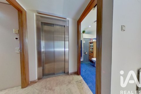 House for sale in Salou, Tarragona, Spain 5 bedrooms, 653 sq.m. No. 152449 - photo 28