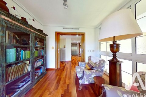 House for sale in Salou, Tarragona, Spain 5 bedrooms, 653 sq.m. No. 152449 - photo 17