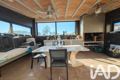 Talo myytävänä Valls, Tarragona, Espanja, 5 makuuhuonetta, 270 m2 No. 152451 - kuva 9