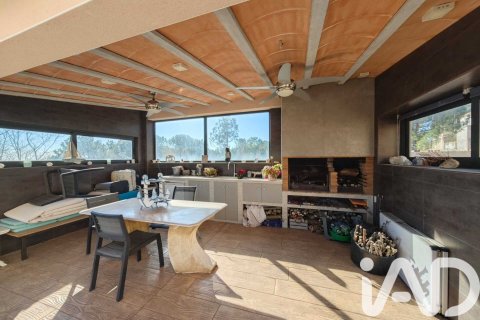 Talo myytävänä Valls, Tarragona, Espanja, 5 makuuhuonetta, 270 m2 No. 152451 - kuva 11