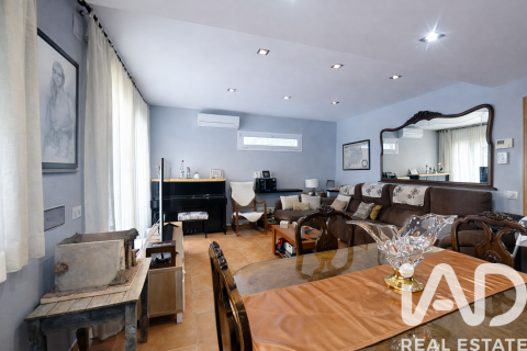 Talo myytävänä Valls, Tarragona, Espanja, 5 makuuhuonetta, 270 m2 No. 152451 - kuva 16