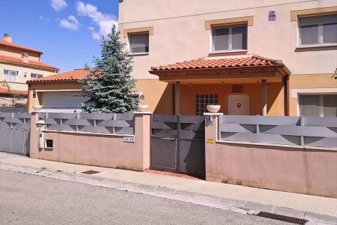 Talo myytävänä Valls, Tarragona, Espanja, 5 makuuhuonetta, 270 m2 No. 152451 - kuva 12