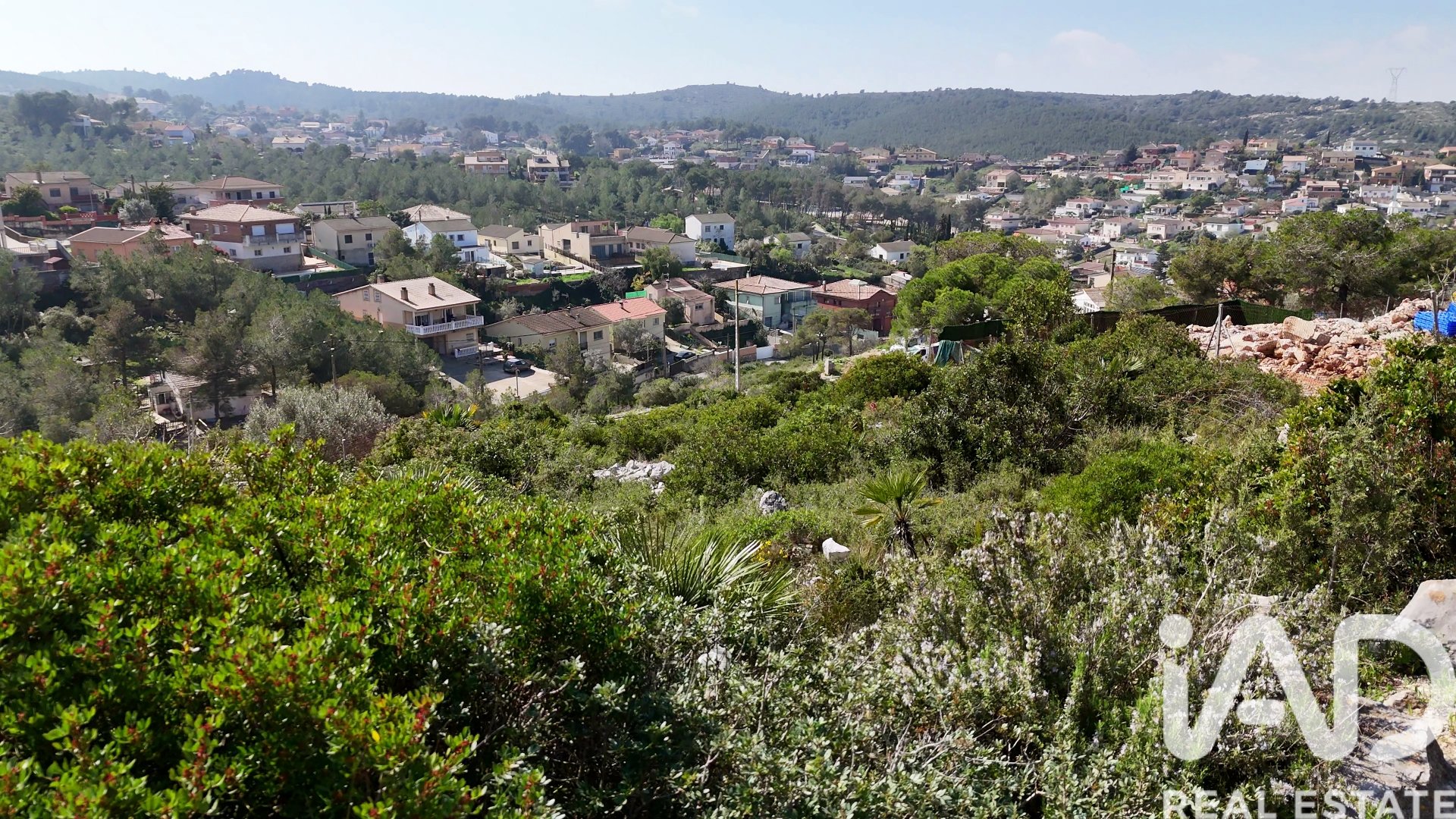 Tontti Olivella, Barcelona, Espanja 1059 m2 No. 172798