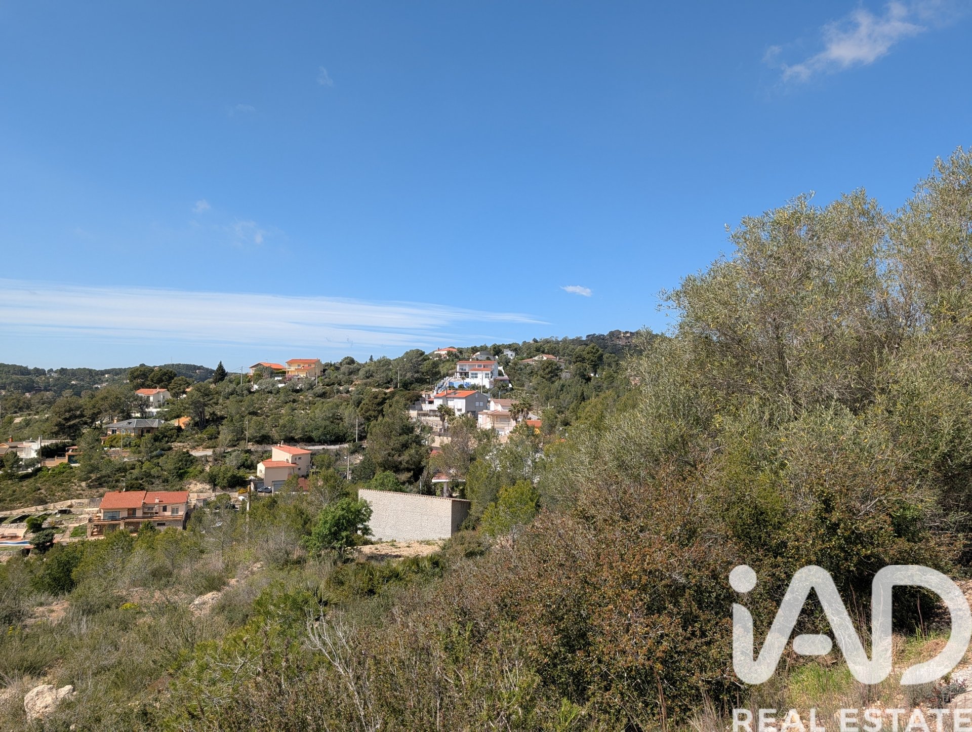 Tontti Olivella, Barcelona, Espanja 1059 m2 No. 172798