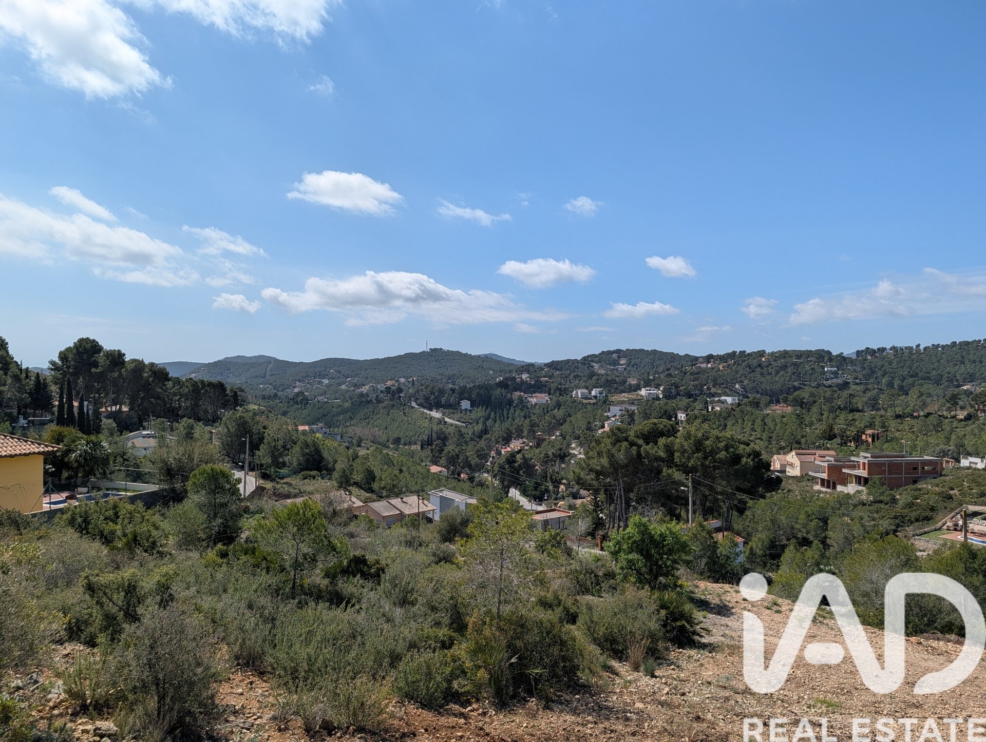 Tontti Olivella, Barcelona, Espanja 1059 m2 No. 172798