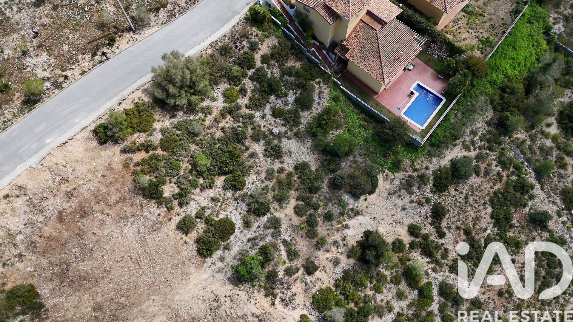 Tontti Olivella, Barcelona, Espanja 1059 m2 No. 172798