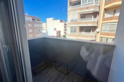 Huoneisto myytävänä Torrevieja, Alicante, Espanja, 2 makuuhuonetta, 80 m2 No. 139975 - kuva 29