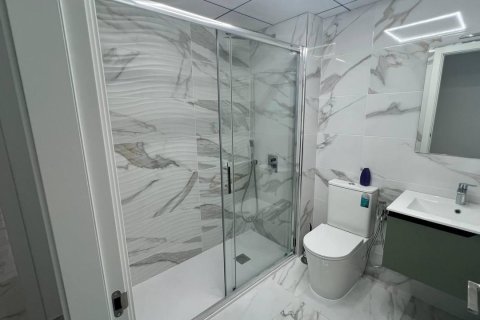 Huoneisto myytävänä Torrevieja, Alicante, Espanja, 2 makuuhuonetta, 80 m2 No. 139975 - kuva 8