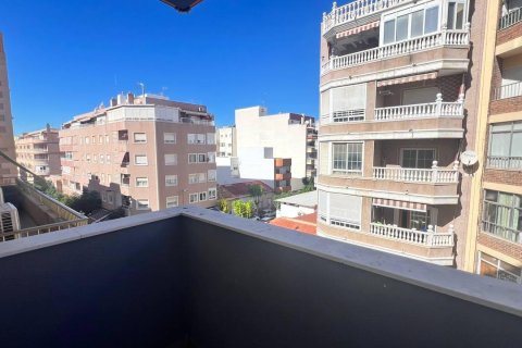Huoneisto myytävänä Torrevieja, Alicante, Espanja, 2 makuuhuonetta, 80 m2 No. 139975 - kuva 30