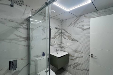 Huoneisto myytävänä Torrevieja, Alicante, Espanja, 2 makuuhuonetta, 80 m2 No. 139975 - kuva 9