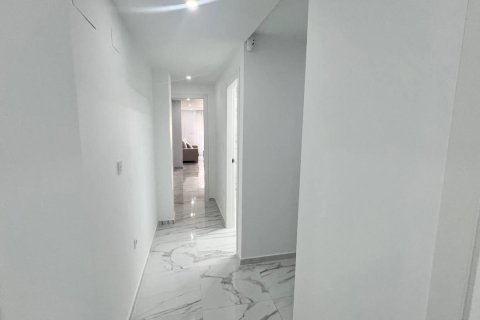 Huoneisto myytävänä Torrevieja, Alicante, Espanja, 2 makuuhuonetta, 80 m2 No. 139975 - kuva 11