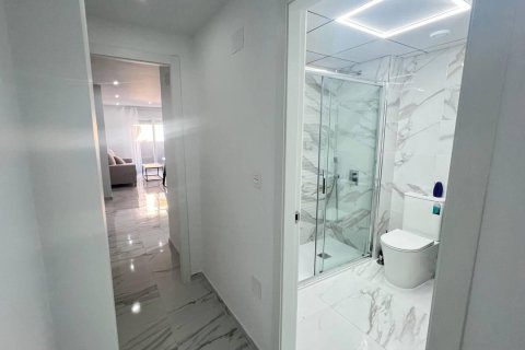 Huoneisto myytävänä Torrevieja, Alicante, Espanja, 2 makuuhuonetta, 80 m2 No. 139975 - kuva 7