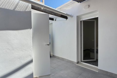 Huoneisto myytävänä Torrevieja, Alicante, Espanja, 5 makuuhuonetta, 130 m2 No. 139976 - kuva 5