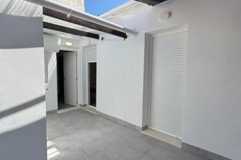 Huoneisto myytävänä Torrevieja, Alicante, Espanja, 5 makuuhuonetta, 130 m2 No. 139976 - kuva 1