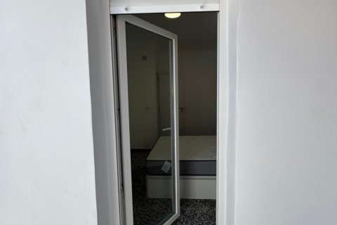 Huoneisto myytävänä Torrevieja, Alicante, Espanja, 5 makuuhuonetta, 130 m2 No. 139976 - kuva 15