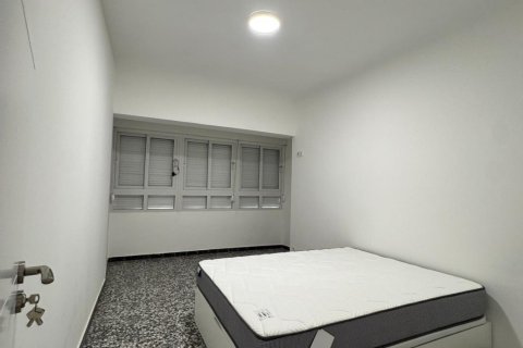 Huoneisto myytävänä Torrevieja, Alicante, Espanja, 5 makuuhuonetta, 130 m2 No. 139976 - kuva 10