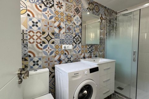 Huoneisto myytävänä Torrevieja, Alicante, Espanja, 5 makuuhuonetta, 130 m2 No. 139976 - kuva 6