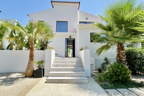 Villa à vendre Palmanova, Mallorca, Espagne, 4 chambres, 205 m2 No. 139211 - photo 2