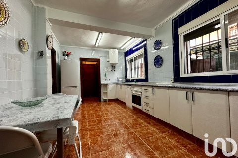 House à vendre à Punta Umbria, Huelva, Espagne, 5 chambres, 232 m2 No. 154239 - photo 12