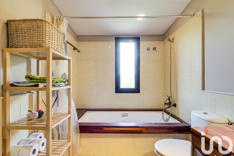 Hus till salu i Sant Julia De Ramis, Girona, Spanien 5 sovrum, 472 kvm. Nr. 154235 - foto 15